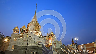 Traimit temple architecture at dusk in Bangkok Stock Photo