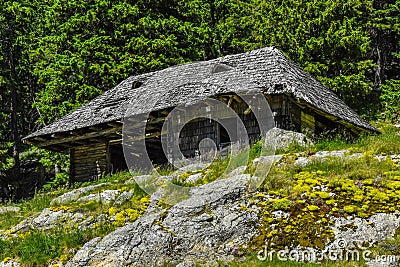 Transfagarasan landscape - old shed in the mountains - mountain landscape Stock Photo