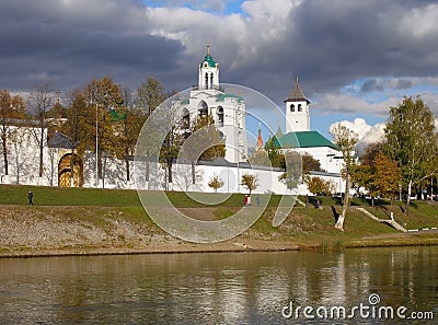 Transfiguration Monastery in autumn, Kotorosl river embankment, Yaroslavl, Russia Stock Photo
