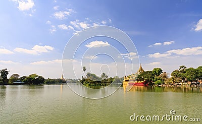 Travel Asia: Karaweik palace in Yangon, Myanmar Stock Photo