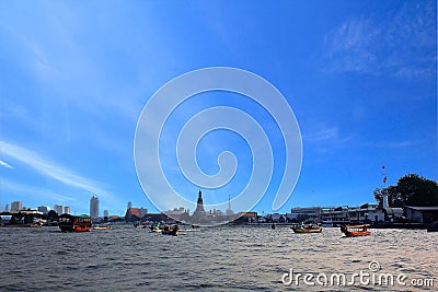 Wat Arun Chao Phraya River The traffic of ships Stock Photo