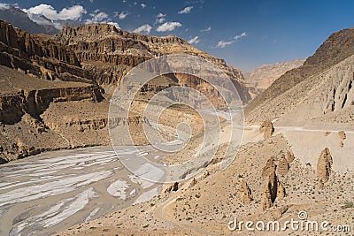 Trekking trail in Upper Mustang trekking route, Himalaya mountains range in Nepal Stock Photo