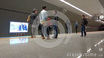 Trem do metro que chega em Istambul video estoque Trem do metro que chega em Istambul video estoque