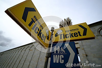 Turistic signs in Pissa italy, Pissa Tower Stock Photo