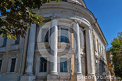 Tver. Historical building of the barracks of the 8th Grenadier Moscow regiment. The cavalry barracks. Late 18th century Stock Photo