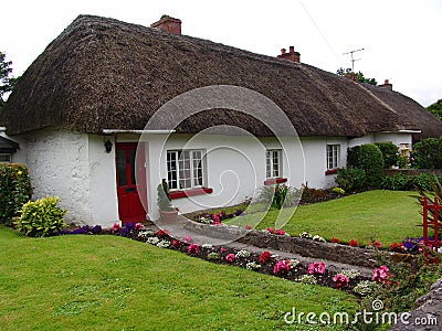 Typical Thatched Roof cottage in Ireland Stock Photo