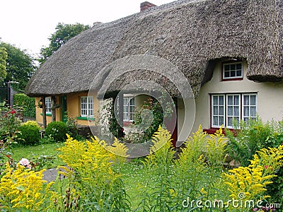 Typical Thatched Roof cottage in Ireland Stock Photo