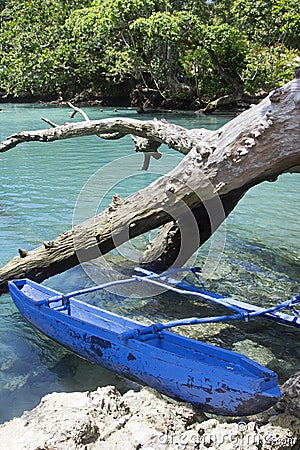 Typical Vanuatu boat - Blue Hole Stock Photo