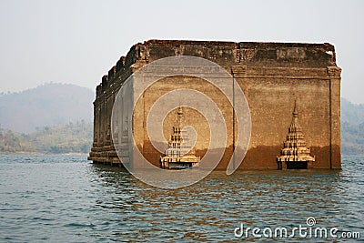 Unseen Thailand, Sunken Temple, ancient architecture of underwater temple Stock Photo