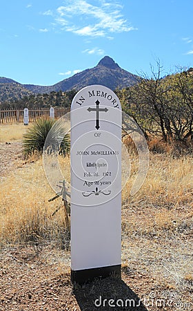 USA, AZ: Old West - Graveyard of Fort Bowie/Old Headstone Editorial Stock Photo