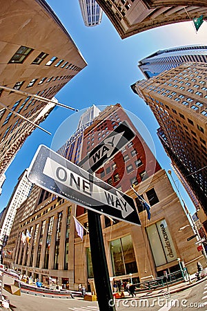 29.03.2007, USA, New York: ONE WAY pointer with views of the sky Editorial Stock Photo