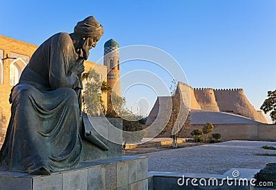 Uzbekistan. Khiva. Statue of Muhammad ibn Musa al-Khwarizmi - famous scientist born in Khiva in 783. The term algorithm still remi Stock Photo