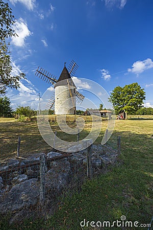 Vensac windmill, Gironde department, Nouvelle-Aquitaine, France Stock Photo