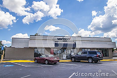 Verizon Store and parking lot Editorial Stock Photo