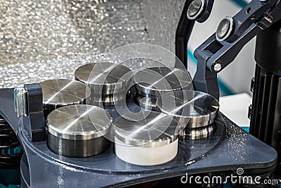 vibration eraser for ultra-precise grinding of samples in a periodic mode Stock Photo