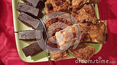 Video Des Crepes De Paj Et De Safran De Pommes De Gateau Au Chocolat De Creme A La Vanille Clips Videos Video Du Brun Cuvette Video Des Crepes De Paj Et De Safran De Pommes De Gateau Au Chocolat De Creme A La Vanille Clips Videos Video Du Brun Cuvette