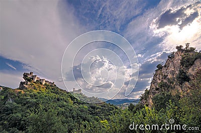 View of the Abruzzo landscape with Roccascalegna castle in the background Stock Photo