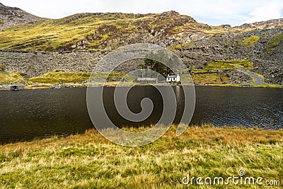 View across lake in hanging valley cwmorthin Stock Photo