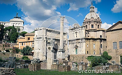 View of the Arch of Septimius Severus and the column of Phocas Editorial Stock Photo