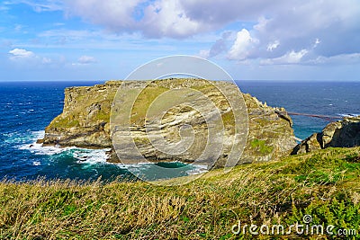 Bridge and the castle ruins, in Tintagel Stock Photo