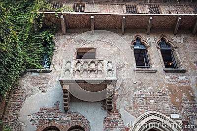View of Gothic-style 1300s house and museum Shakespeare`s Juliet`s Balcony. Editorial Stock Photo