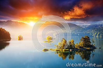 View of the islands and turquoise water at Eibsee Lake, Bavarian Stock Photo