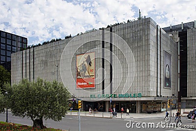 View of people walking in front of famous Spanish department store Editorial Stock Photo