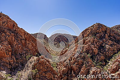 View of the rugged terrain on the Larapinta Trail at Standley Chasm Stock Photo