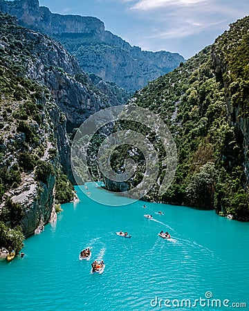 View to the cliffy rocks of Verdon Gorge at lake of Sainte Croix, Provence, France, near Moustiers Sainte Marie Stock Photo