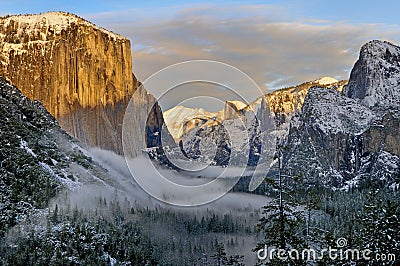 View from Tunnel View of foggy Yosemite Valley, Yosemite National Park Stock Photo