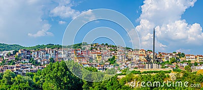 View of Veliko Tarnovo town dominated by the asenevtsi monument, Bulgaria Stock Photo