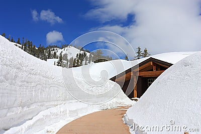 Lassen Volcanic National Park, Deep Snow at Visitor Center in Spring, Northern California, USA Stock Photo