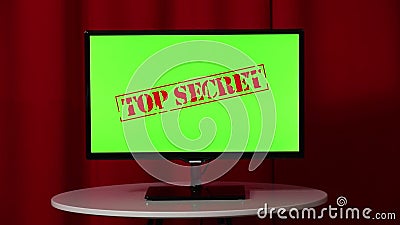 Vlakke het schermTV Status op een witte lijst Het groene scherm Bovenkant - geheim Rode achtergrond stock videobeelden Vlakke het schermTV Status op een witte lijst Het groene scherm Bovenkant - geheim Rode achtergrond stock videobeelden