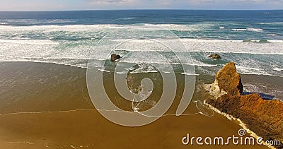 Vogel-Augen-Ansicht-Oregon-Küstenstrandpazifischer ozean stock video footage Vogel-Augen-Ansicht-Oregon-Küstenstrandpazifischer ozean stock video footage