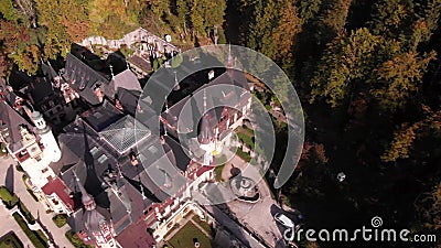 Vogelperspektive von Peles-Schloss in Sinaia Vogelperspektive von Peles-Schloss in Sinaia