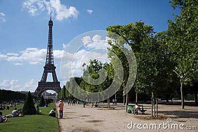 Vue sur la Tour Eiffel Editorial Stock Photo