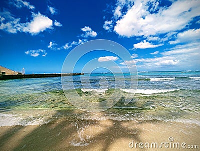 Waikikiâ€™s Tranquil Edge: Kaimana Beach and the Natatorium Stock Photo