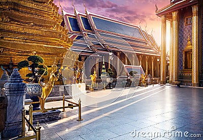 Wat Phra Kaew in Bangkok at sunset Stock Photo