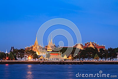 Wat Phra Kaew and Grand Palace alongside Chao Phraya river in Bangkok, Thailand Stock Photo