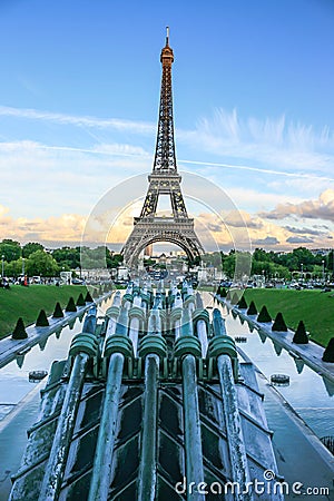 Water cannons of Gardens of Trocadero and Eiffel Tower with the EU stars, Paris, France Stock Photo