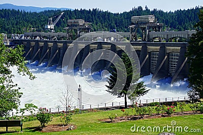 Water spills through the turbines of the Bonneville Dam Stock Photo