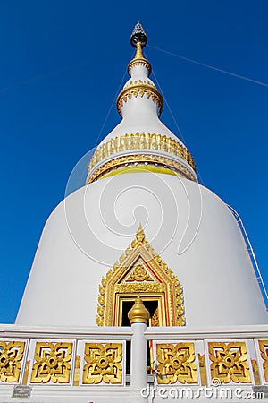 White big stupa in Buddhist wat temple in Thailand Stock Photo