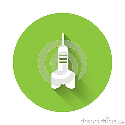 White Dart arrow icon isolated with long shadow. Green circle button. Vector Vector Illustration