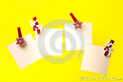 white note with a red Christmas clothespin . copy space Stock Photo