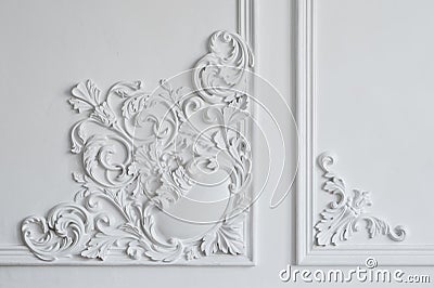 White wall molding with geometric shape and vanishing point. Luxury white wall design bas-relief with stucco mouldings Stock Photo