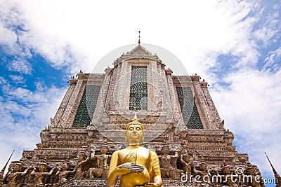 Wide view of Wat Arun Stock Photo