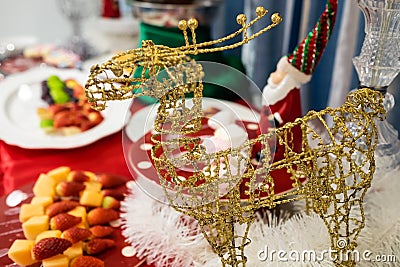 Wire-shaped reindeer against the background Stock Photo