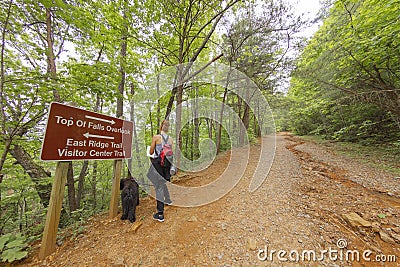 Woma Reading Map Along Amicalola Falls State Park trail Editorial Stock Photo