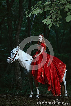 How Woman Dressed In The Medieval Times 79