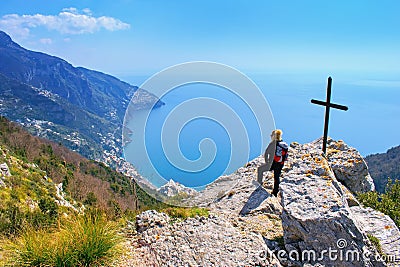 Woman hiker watching costal scenery - Path of the Gods 